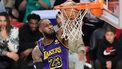 epa11060004 Los Angeles Lakers forward LeBron James dunks the ball during the first half of the NBA basketball game between the Memphis Grizzlies and Los Angeles Lakers in Los Angeles, California, USA, 05 January 2024.  EPA/ALLISON DINNER SHUTTERSTOCK OUT