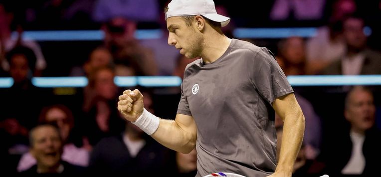 ROTTERDAM - Tallon Griekspoor in actie tegen Félix Auger-Aliassime tijdens de kwartfinale op de vijfde dag van het ABN AMRO tennistoernooi in Ahoy Rotterdam. BAS CZERWINSKI / ANP