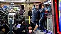LAS VEGAS - Christian Horner (Red Bull Racing), Helmut Marko (Red Bull Racing) en Max Verstappen (Red Bull Racing) in gesprek na afloop van de 2e vrije training voor de Las Vegas Grand Prix. ANP SEM VAN DER WAL