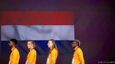 ROME - De Nederlandse estafetteploeg met de bronzen medaille op de 4x400 gemengde estafette op de tweede dag van de Europese kampioenschappen atletiek. ANP IRIS VAN DEN BROEK