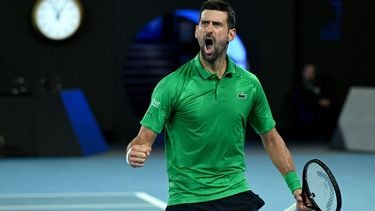 epa12692757 Novak Djokovic of Serbia reacts during the men's semifinal against Jannik Sinner of Italy on day 13 of the 2026 Australian Open tennis tournament at Melbourne Park in Melbourne, Australia, 30 January 2026.  EPA/JAMES ROSS  AUSTRALIA AND NEW ZEALAND OUT