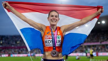 BIRMINGHAM -  Maureen Kosterna afloop van de finale 10000 meter op de vijfde dag van de EK atletiek. IRIS VAN DEN BROEK / ANP