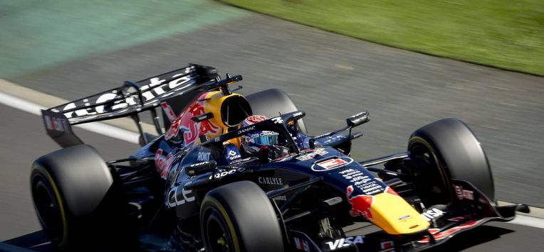 MELBOURNE - Max Verstappen (Red Bull Racing) in actie tijdens de tweede vrije training op het Albert Park Circuit in aanloop naar de Grote Prijs van Australië. SANDER KONING / ANP