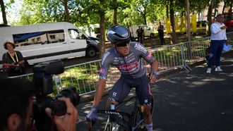 epa11457470 Belgian rider Jasper Philipsen of Alpecin - Deceuninck reacts after finishing in second place following Dutch rider Dylan Groenewegen of Team Jayco AlUla during the sixth stage of the 2024 Tour de France cycling race over 163km from Macon to Dijon, France, 04 July 2024.  EPA/DANIEL COLE / POOL