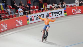 Netherlands' #168 Harrie Lavreysen celebrates after winning the men's team sprint final during the 2025 UCI Track World Championships at the Peñalolen Velodrome, in Santiago, on October 22, 2025. 
Javier TORRES / AFP
