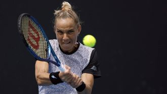 epa11086156 Arantxa Rus of Netherlands in action against Anna Kalinskaya of Russia during the Women's Singles match at the Australian Open tennis tournament in Melbourne, Australia, 18 January 2024.  EPA/MAST IRHAM