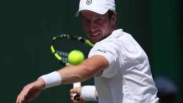 2023-07-07 14:14:30 epa10732188 Botic van de Zandschulp of the Netherlands in action during his Men's Singles 2nd round match against Alejandro Davidovich Fokina of Spain at the Wimbledon Championships, Wimbledon, Britain, 07 July 2023.  EPA/ISABEL INFANTES   EDITORIAL USE ONLY