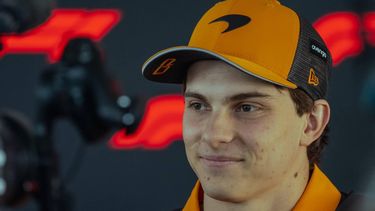 McLaren's Australian driver Oscar Piastri talks to the meadia at the Lusail International Circuit ahead of the Formula One Qatar Grand Prix in Lusail on November 27, 2025. 
Andrej ISAKOVIC / AFP