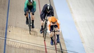 2023-08-08 20:38:16 GLASGOW - Harrie Lavreysen in actie op de herkansing van het onderdeel keirin tijdens de wereldkampioenschappen baanwielrennen. De Schotse stad is van 3 tot en met 13 augustus het toneel van een wereldkampioenschap met meerdere fiets disciplines. ANP ROBIN VAN LONKHUIJSEN