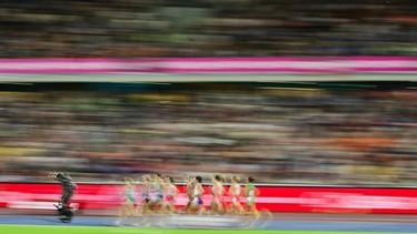 Athletes compete in the women's 1500m final during the European Athletics Championships at Alexander Stadium in Birmingham on August 16, 2026. 
Ben STANSALL / AFP
