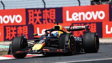 epa11977635 Red Bull Racing driver Max Verstappen of Netherlands in action during the Practice Session for the Formula 1 Chinese Grand Prix, at the Shanghai International Circuit in Shanghai, China, 21 March 2025.  EPA/ALEX PLAVEVSKI