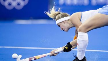 PARIJS - Yibbi Jansen in actie tijdens de finale hockey tegen China, op de Olympische Spelen. ANP ROBIN VAN LONKHUIJSEN