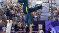 Australia's Rachael Gunn (R), known as Raygun competes against France's Sya Dembele, known as Syssy in the Women's Breaking dance Round robin of the Paris 2024 Olympic Games at La Concorde in Paris, on August 9, 2024. 
Odd ANDERSEN / AFP