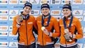 TILBURG - (l-r) Selma Poutsma (NED), Xandra Velzeboer (NED), Michelle Velzeboer (NED) tijdens de medailleuitreiking van de 500 meter tijdens de laatste dag van de Europese kampioenschappen shorttrack. Dit EK was een laatste krachtmeting voor de shorttrackers op weg naar de Olympische Spelen van Milaan. IRIS VAN DEN BROEK / ANP