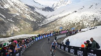 Team DSM's French rider Romain Bardet climbs the last kilometer of the 15th stage of the 107th Giro d'Italia cycling race, 222km between Manerba del Garda and il Mottolino on May 19, 2024.  
Dario BELINGHERI / POOL / AFP