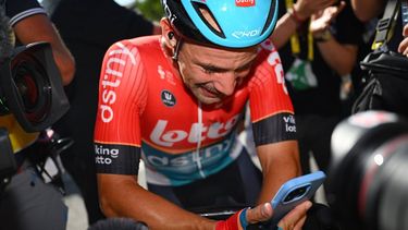 epa11485864 Belgian rider Victor Campenaerts of Lotto Dstny reacts after crossing the finish line and winning the 18th stage of the 2024 Tour de France cycling race over 179km from Gap to Barcelonnette, France, 18 July 2024.  EPA/DARIO BELINGHERI / POOL