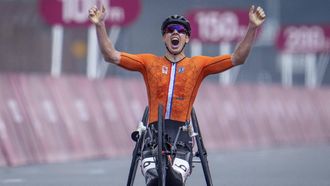 epa09439702 A handout photo made available by OIS/IOC shows Mitch Valize of the Netherlands crossing the finish line to win ahead of Loic Vergnaud of France (not pictured) in the Men’s H5 Road Cycling Race at the Fuji International Speedway at the Tokyo 2020 Paralympic Games in Tokyo, Japan, 01 September 2021.  EPA/Thomas Lovelock for OIS HANDOUT  HANDOUT EDITORIAL USE ONLY/NO SALES