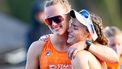 AMSTERDAM - Roos de Jong en Benthe Boonstra na afloop van de finale op het onderdeel vrouwen dubbeltwee op de vijfde dag van de wereldkampioenschappen roeien op de Bosbaan in het Amsterdamse Bos. IRIS VAN DEN BROEK / ANP
