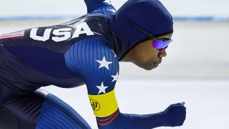 HEERENVEEN - Erin Jackson (USA) in actie op de 500 meter vrouwen tijdens de zesde en tevens laatste wereldbeker langebaanschaatsen van het seizoen. Het driedaagse evenement vond plaats in Thialf. ANP VINCENT JANNINK