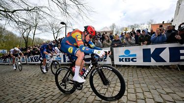 Lidl-Trek Danish rider Mads Pedersen cycles during the men's Gent-Wevelgem cycling race, 253.1km from Ypres to Wevelgem, on March 24, 2024. 
DIRK WAEM / Belga / AFP