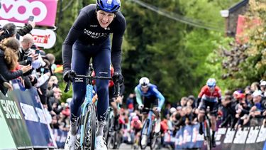 Britain's Stephen Williams of Israel-Premier Tech rides during the men's race of the 'La Fleche Wallonne', one day cycling race (Waalse Pijl - Walloon Arrow), 199 km from Charleroi to Huy on April 17, 2024.  
ERIC LALMAND / Belga / AFP