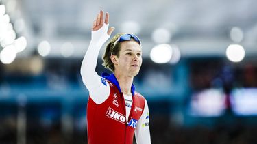 HEERENVEEN - Stijn van de Bunt reageert na afloop van de 5000m mannen op de eerste dag van het olympisch kwalificatietoernooi langebaanschaatsen in Thialf. ANP SEM VAN DER WAL