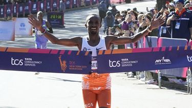 Abdi Nageeye of the Netherlands crosses the finish line to win the men's division during the New York Marathon in New York City on November 3, 2024. 
TIMOTHY A. CLARY / AFP