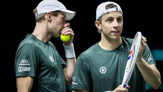 ROTTERDAM - Botic van de Zandschulp (NED) en Tallon Griekspoor (NED) in actie tegen Kevin Krawietz (GER) / Tim Puetz (GER) op de eerste dag van het ABN AMRO Open tennistoernooi in Ahoy. ANP SANDER KONING