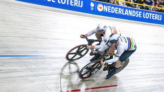 APELDOORN - Jeffrey Hoogland en Harrie Lavreysen in actie in de finale op het onderdeel Sprint op het Nederlands kampioenschap baanwielrennen in Omnisport. ANP RONALD HOOGENDOORN