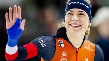 HAMAR - Joy Beune (Nederland) reageert na het winnen van de 1500 meter vrouwen op de laatste dag van het WK afstanden in het Noorse Hamar. ANP SEM VAN DER WAL