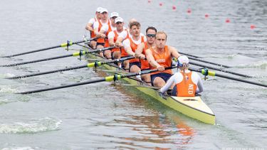 AMSTERDAM -  Finn Florijn, Jan van der Bij, Jorn Salverda, Mick Makker, Sander de Graaf, Pieter van Veen, Ralf Rienks, Wibout Rustenburg, stuur Jonna de Vries tijdens de heats voor de mannen acht op de zevende en laatste dag van de wereldkampioenschappen roeien op de Bosbaan in het Amsterdamse Bos. IRIS VAN DEN BROEK / ANP