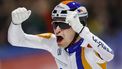 LEEUWARDEN - Luc ter Haar juicht na het winnen van het NK Marathon in de Elfstedenhal. Tijdens deze wedstrijd strijdt de Nederlandse marathontop om de titel Nederlands Kampioen Marathon. ANP VINCENT JANNINK