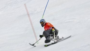 Netherland's Barbara van Bergen competes in the women's slalom sitting event at the Yanqing National Alpine Skiing Centre in Yanqing during the Beijing 2022 Winter Paralympic Games on March 12, 2022. 
WANG Zhao / AFP
