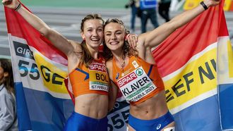 ISTANBUL - Femke Bol en Lieke Klaver na afloop tijdens de finale 400 meter, op de derde dag van het EK atletiek indoor in Turkije. ANP RONALD HOOGENDOORN