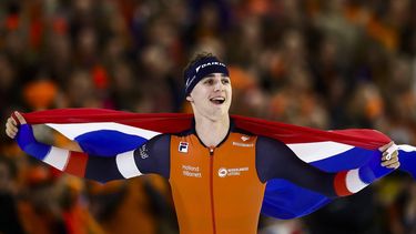 HEERENVEEN - Jenning De Boo (NED) juicht na het winnen van de 500 meter op de EK afstanden. ANP VINCENT JANNINK