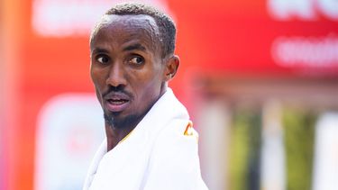 ROTTERDAM - Abdi Nageeye bij de finish van de 43e editie van de NN Marathon Rotterdam op 14 april 2024 in Rotterdam, Nederland. ANP IRIS VAN DEN BROEK
