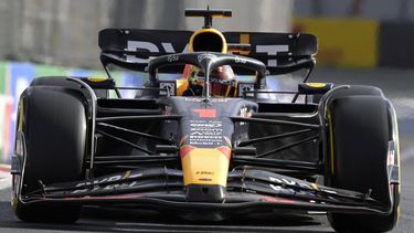 2023-10-28 01:43:32 Red Bull Racing's Dutch driver Max Verstappen races during the second practice session for the Formula One Mexico Grand Prix at the Hermanos Rodriguez racetrack in Mexico City on October 27, 2023.  
ALFREDO ESTRELLA / AFP