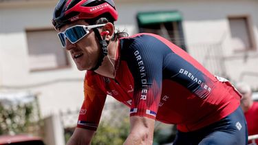 2023-08-30 11:23:59 epa10828460 British rider Geraint Thomas of Ineos Grenadiers team in action during the Vuelta a Espana 5th stage, a 185.7km cycling race from Morella to Burriana, Spain, 30 August 2023.  EPA/Manuel Bruque