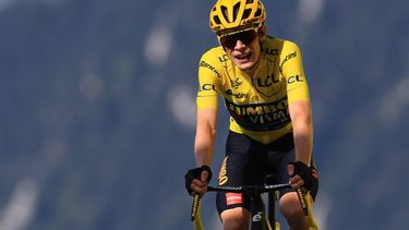 2023-07-19 17:24:56 epa10755801 Danish rider Jonas Vingegaard of team Jumbo-Visma reacts after crossing the finish line during the 17th stage of the Tour de France 2023, a 166kms race from Saint-Gervais Mont-Blanc to Courchevel, France, 19 July 2023.  EPA/MARTIN DIVISEK