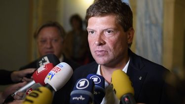 epa06204471 Former German road bicycle racer Jan Ullrich is pictured after his trial at the Rathaus in Weinfelden, Switzerland, 14 September 2017. Jan Ullrich was involved in an accident with three cars near Mattwil, Switzerland, on 19 May 2014.  EPA/GIAN EHRENZELLER