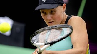 ROSMALEN - Tennisster Suzan Lamens in actie op het internationale tennistoernooi Libema Open. Het gecombineerde Nederlandse tennistoernooi voor mannen en vrouwen wordt twaalf dagen lang gehouden op de grasbanen van Autotron. ANP SANDER KONING