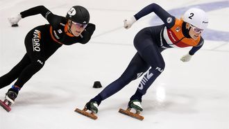 2023-01-01 17:44:26 LEEUWARDEN - Xandra Velzeboer, Angel Daleman, in de finale 1500m van het Daikin NK Allround Shorttrack in de Elfstedenhal. ANP OLAF KRAAK