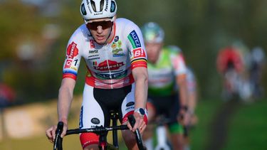 Belgian rider Michael Vanthourenhout competes during the men's elite at the 'Jaarmarktcross' cyclocross cycling event part of the Superprestige competition, in Niel on November 11, 2025. 
DAVID PINTENS / Belga / AFP
