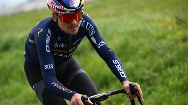 Pinarello-Q36.5 Pro Cycling team's British rider Thomas Pidcock rides during the Milan - Sanremo one-day classic cycling race near Voghera, on March 21, 2026. 
Marco BERTORELLO / AFP