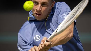 ROSMALEN - Tallon Griekspoor (NED) in de halve finale in actie tegen Sebastian Korda (USA) op de achtste dag van het Libema Open tennis toernooi in Rosmalen. ANP SANDER KONING