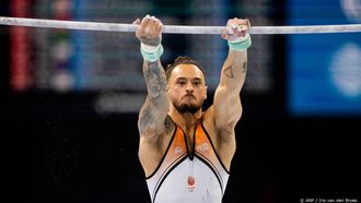 ANTWERPEN - Bart Deurloo in actie tijdens de kwalificaties voor de wereldkampioenschappen turnen. ANP IRIS VAN DEN BROEK