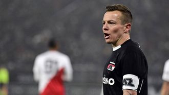 UTRECHT - Jordy Clasie of AZ Alkmaar tijdens de Nederlandse Eredivisie wedstrijd tussen FC Utrecht en AZ Alkmaar in stadion Galgenwaard op 18 januari 2025 in Utrecht, Nederland. ANP OLAF KRAAK