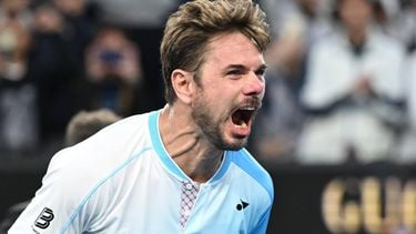 epa12670204 Stan Wawrinka of Switzerland celebrates after winning the Men’s 2nd round match against Arthur Gea of France on day 5 of the 2026 Australian Open tennis tournament in Melbourne, Australia, 22 January 2026.  EPA/JAMES ROSS AUSTRALIA AND NEW ZEALAND OUT