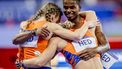 PARIJS - Femke Bol, Lieke Klaver, Eugene Omalla, Isaya Klein Ikkink vieren hun gouden medaille op het onderdeel 4 x 400m gemengde estafette tijdens de olympische atletiekwedstrijden in Stade de France. ANP REMKO DE WAAL