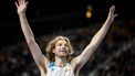APELDOORN - Douwe Amels tijdens de finale hoogspringen voor mannen op de tweede dag van het NK Indoor atletiek Omnisport Apeldoorn. ANP SANDER KONING